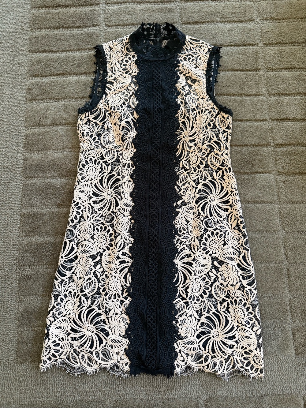 Nanette Lepore Black and Cream Lace Shift Dress NWT NEEDS SMALL REPAIR